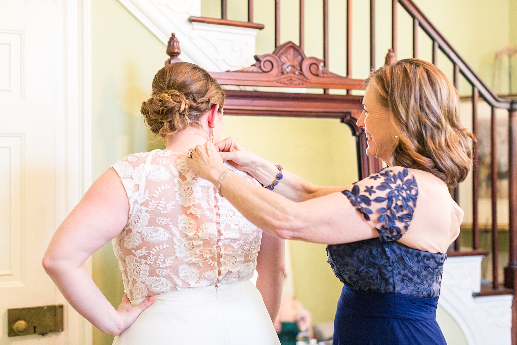 bridal preparations at Woodlawn + Pope Leighy House with Alexandra Mandato Photography