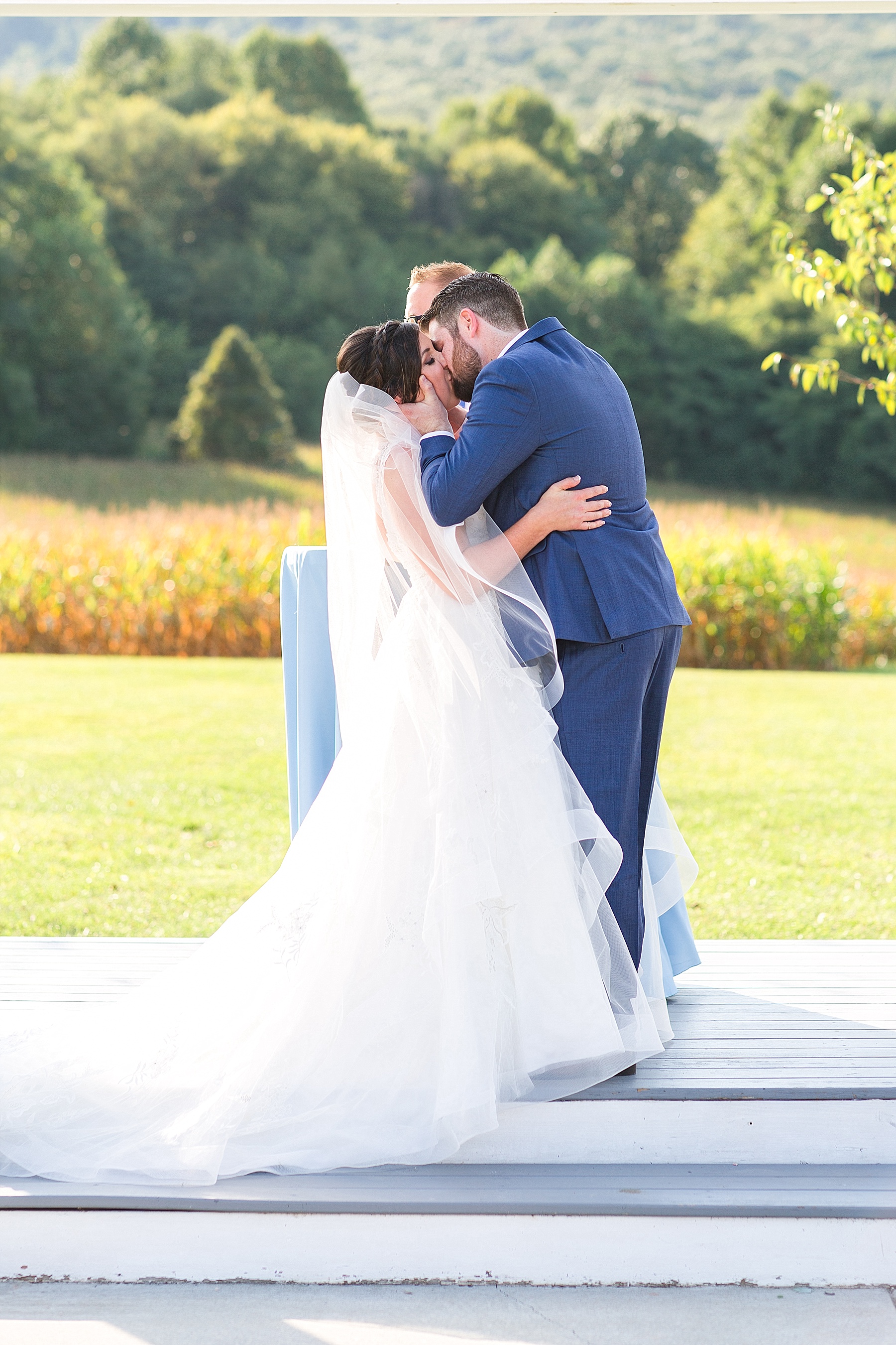 first kiss at Springfield Manor with Alexandra Mandato Photography